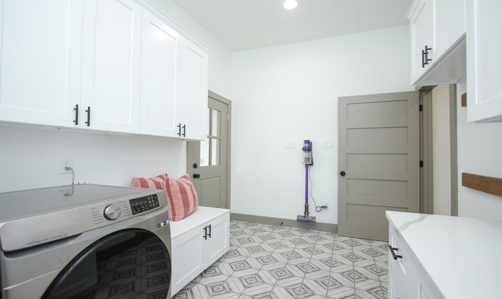 716 Barkley St, Houston TX  77022-3917 exterior