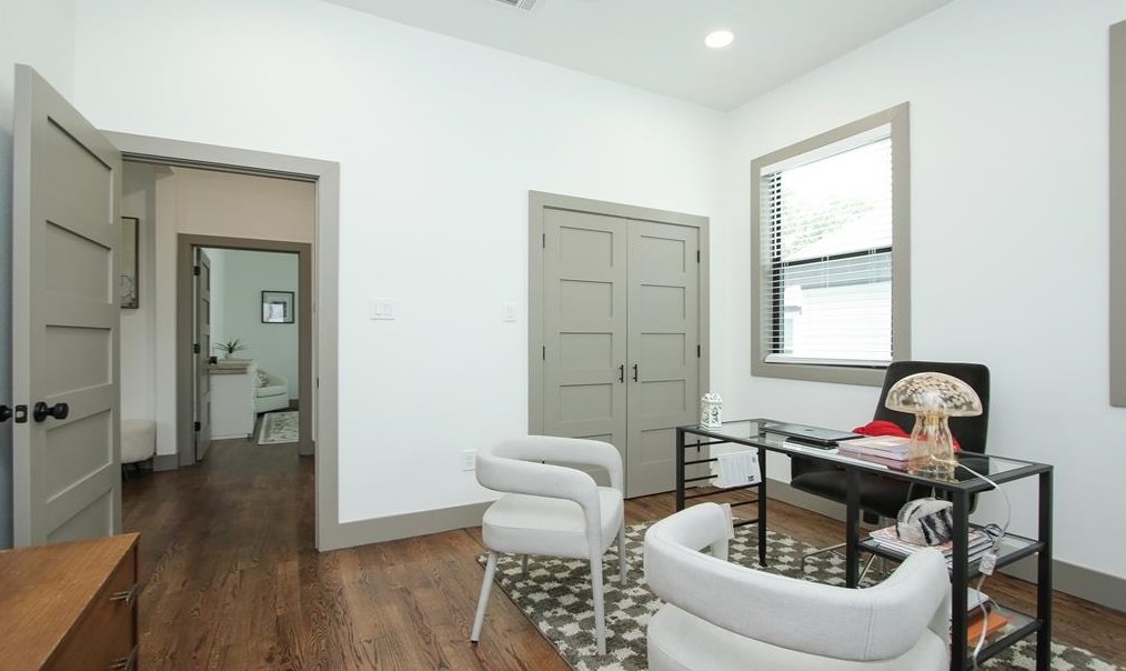 716 Barkley St, Houston TX  77022-3917 exterior