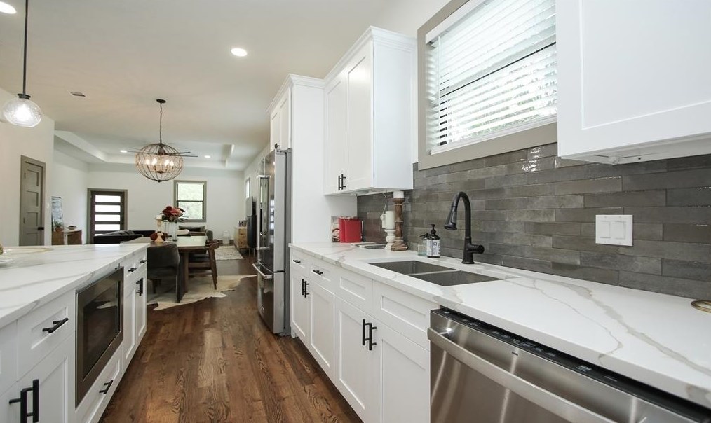716 Barkley St, Houston TX  77022-3917 exterior