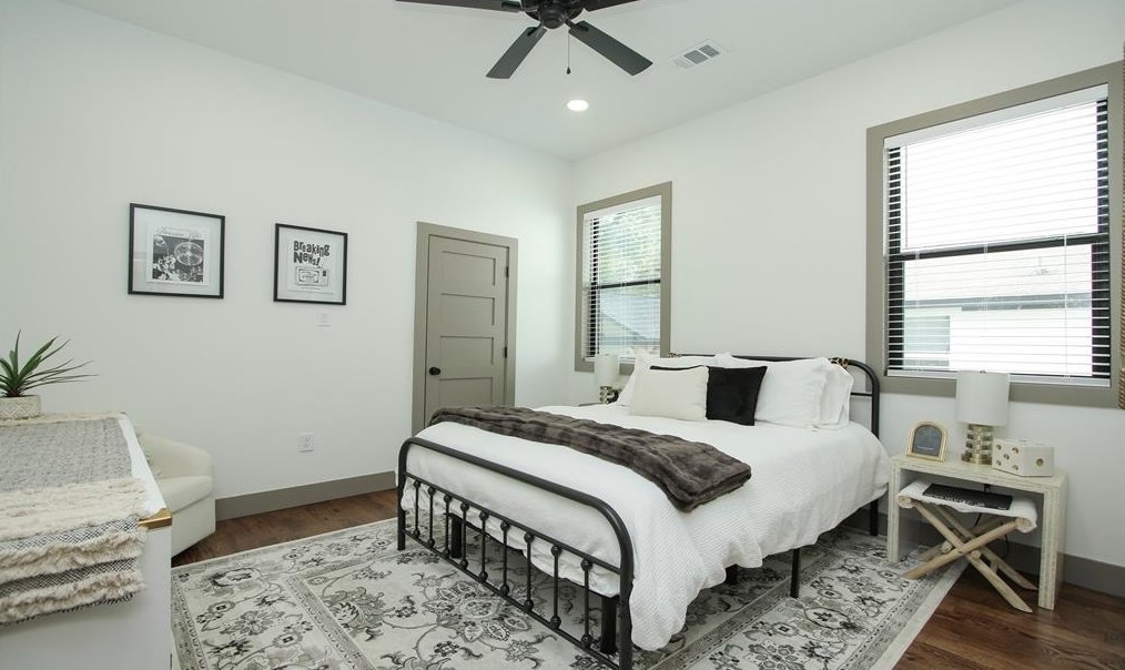 716 Barkley St, Houston TX  77022-3917 exterior