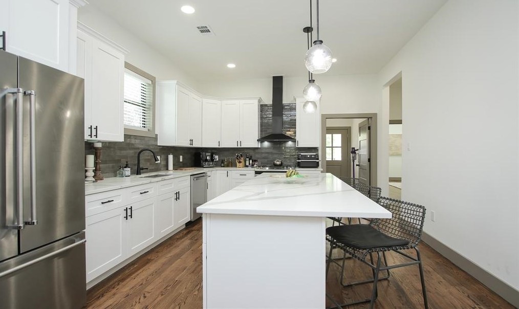 716 Barkley St, Houston TX  77022-3917 exterior