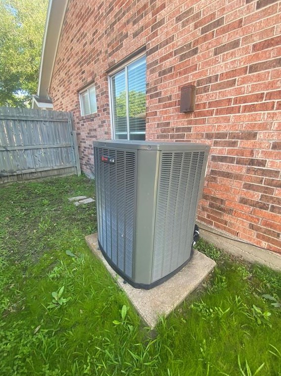 14235 Royal Hill Dr, Houston TX  77083-6133 exterior