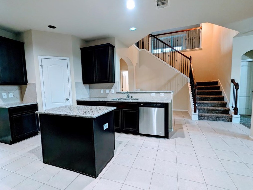 5623 Jay Thrush Dr, Richmond TX  77407 exterior