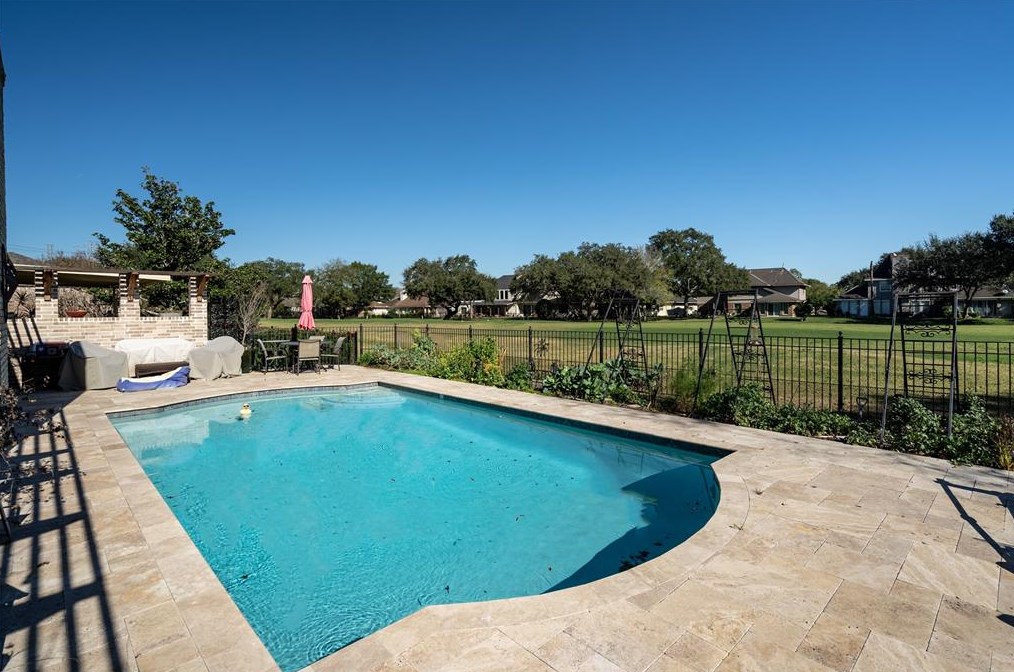 22 Bendwood Dr, Sugar Land TX  77478-3701 exterior