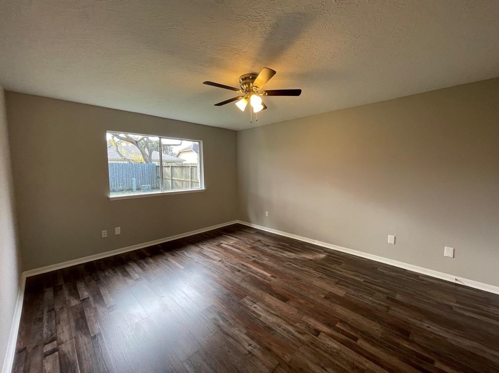 20047 Navaho Trl, Katy TX  77449-4917 exterior