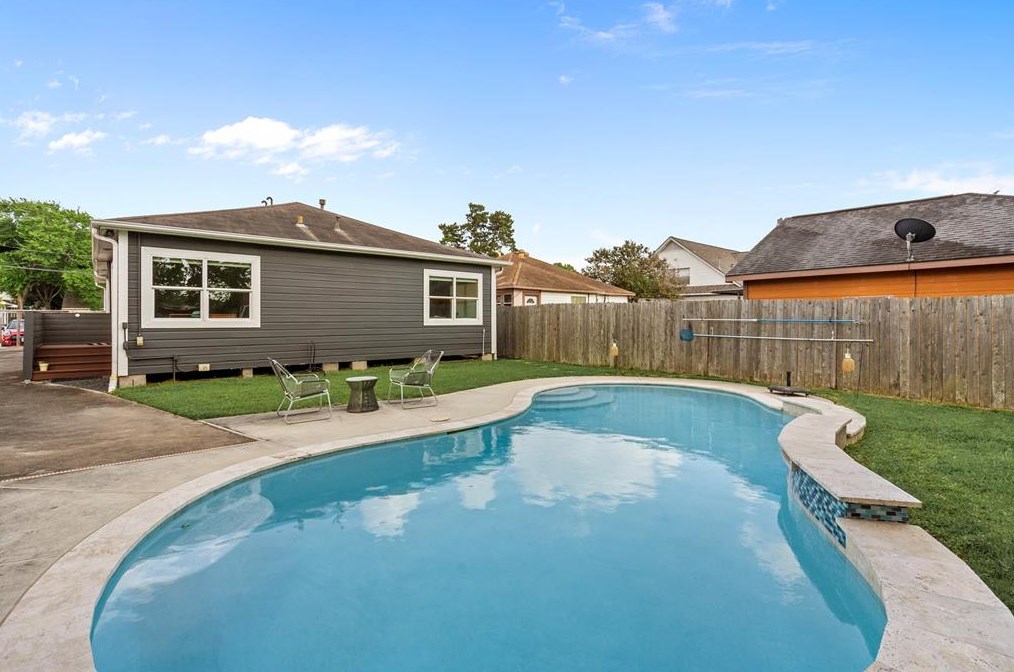 1312 Des Jardines St, Houston TX  77023-3723 exterior