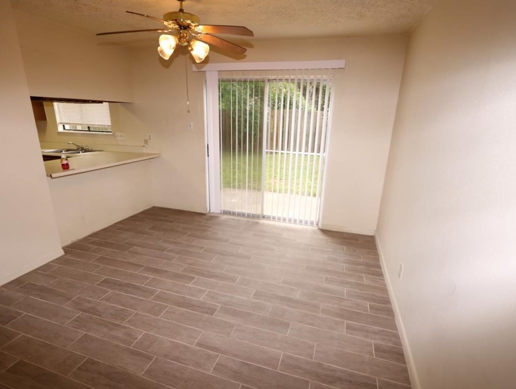 10038 Spring Place Dr, Houston TX  77070-6120 exterior