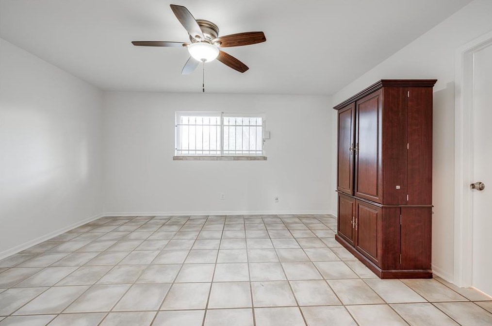 922 Mierianne St, Houston TX  77093-1227 exterior