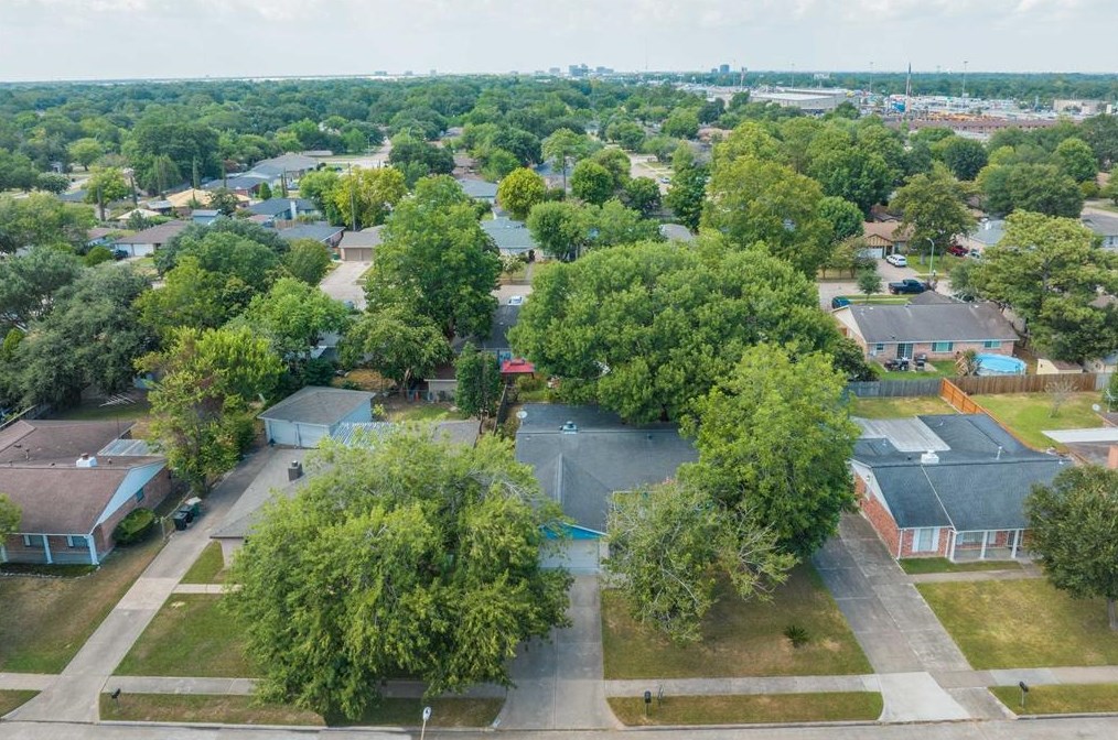 922 Mierianne St, Houston TX  77093-1227 exterior