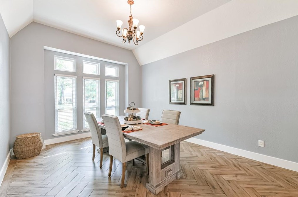 11642 Cypresswood Dr, Houston TX  77070-2805 exterior