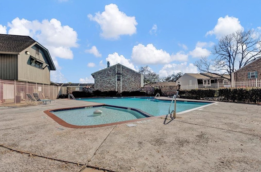 2133 Winrock Blvd, Houston TX  77057-4003 exterior