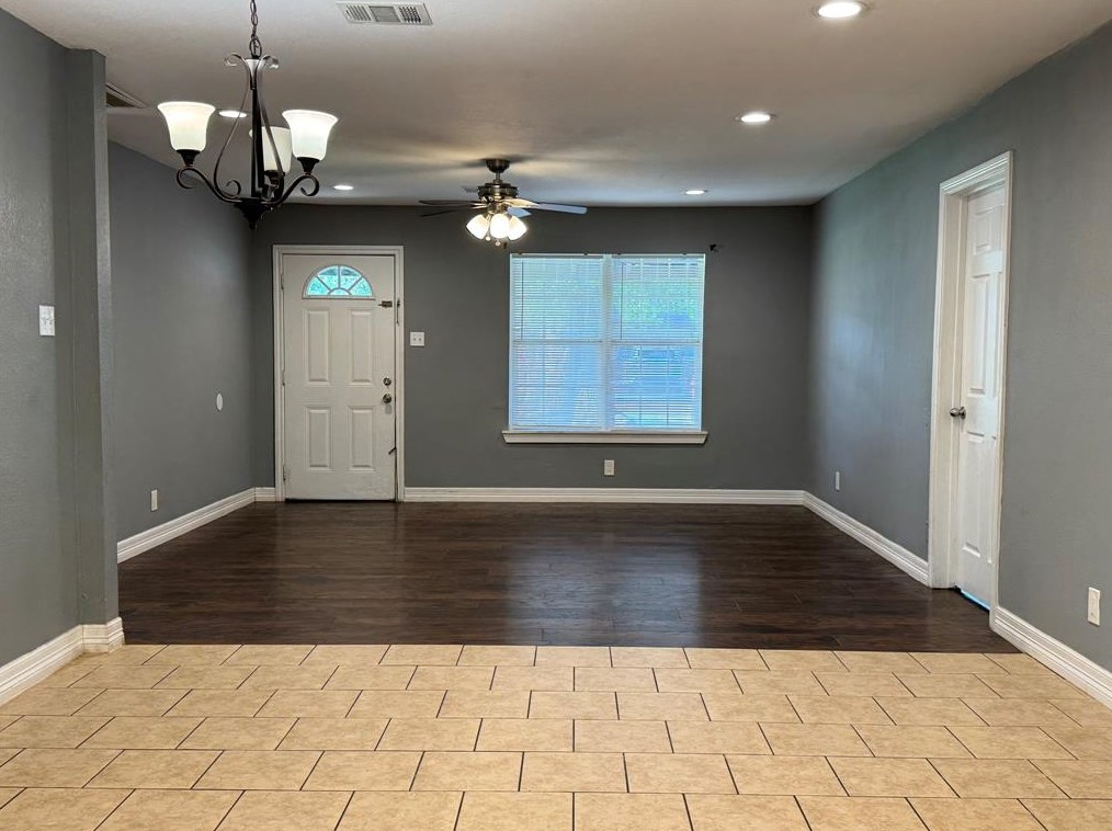 4829 Brinkley St, Houston TX  77051-2804 exterior