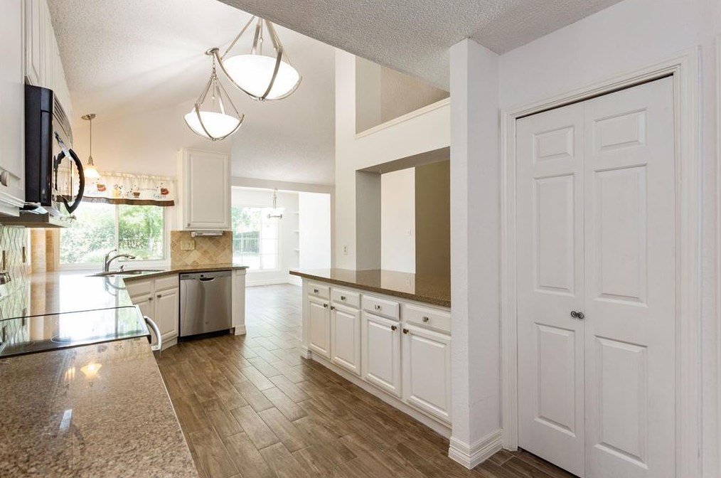 2231 Greencove Ln, Sugar Land TX  77479-2220 exterior