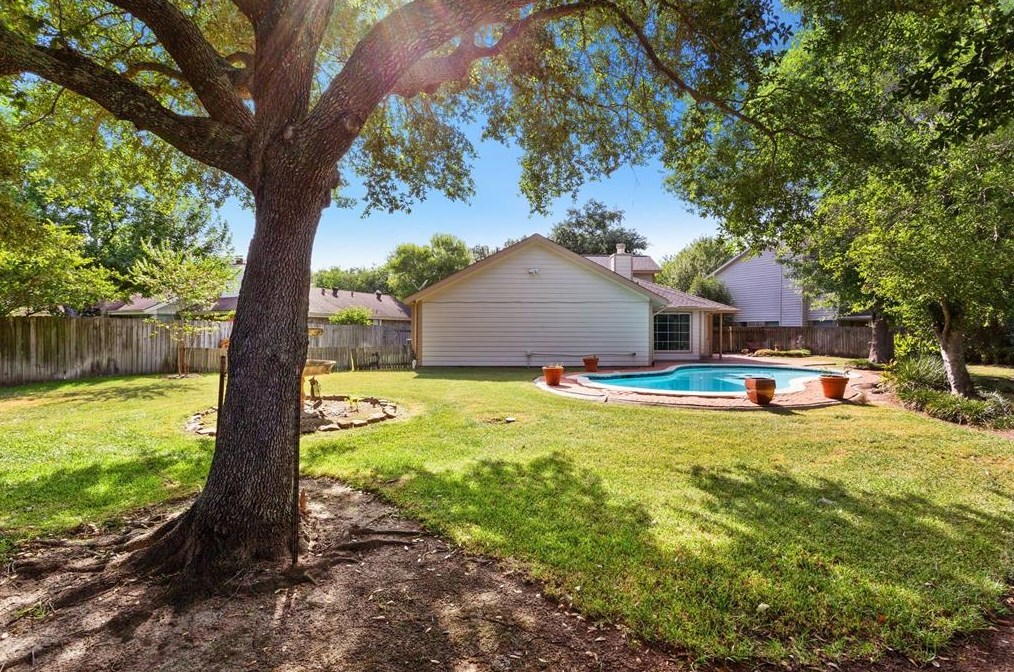 2231 Greencove Ln, Sugar Land TX  77479-2220 exterior