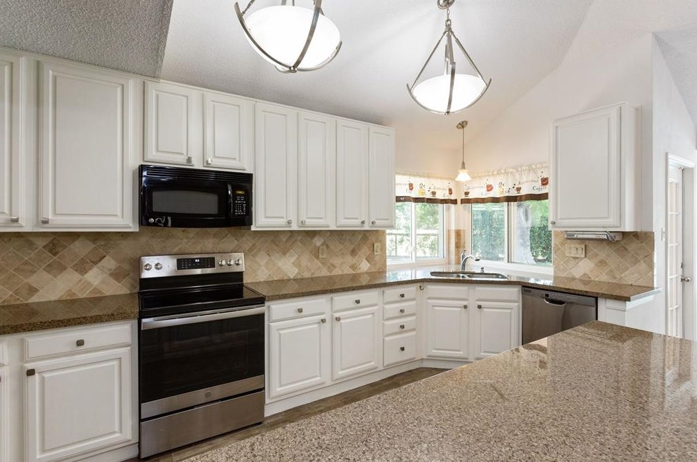 2231 Greencove Ln, Sugar Land TX  77479-2220 exterior