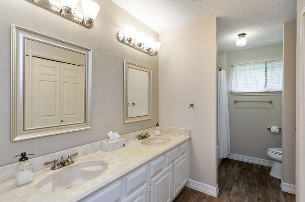 2231 Greencove Ln, Sugar Land TX  77479-2220 exterior