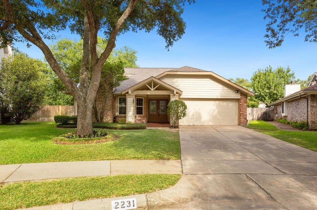 2231 Greencove Ln, Sugar Land TX  77479-2220 exterior