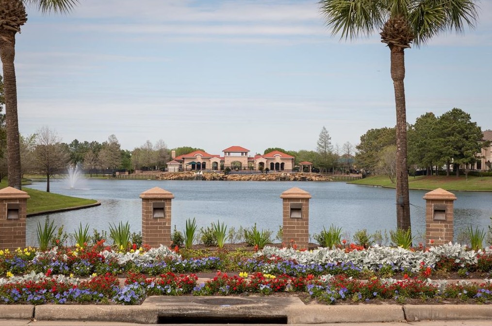 5807 Santa Fe Springs Dr, Houston TX  77041-5759 exterior