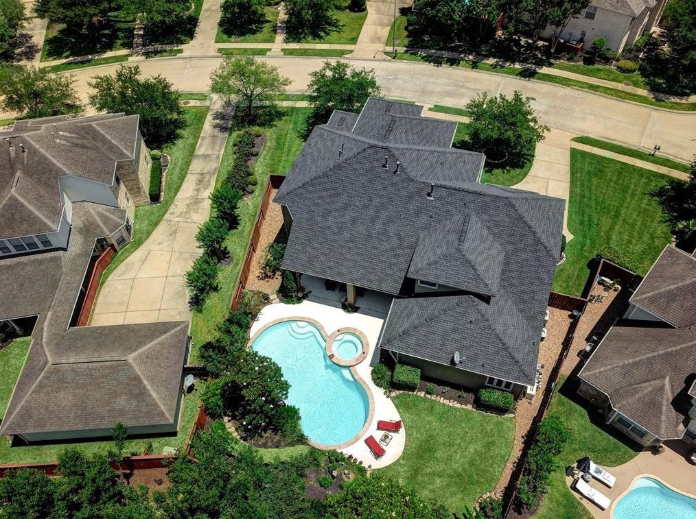 5807 Santa Fe Spg Dr, Houston TX  77041-5759 exterior