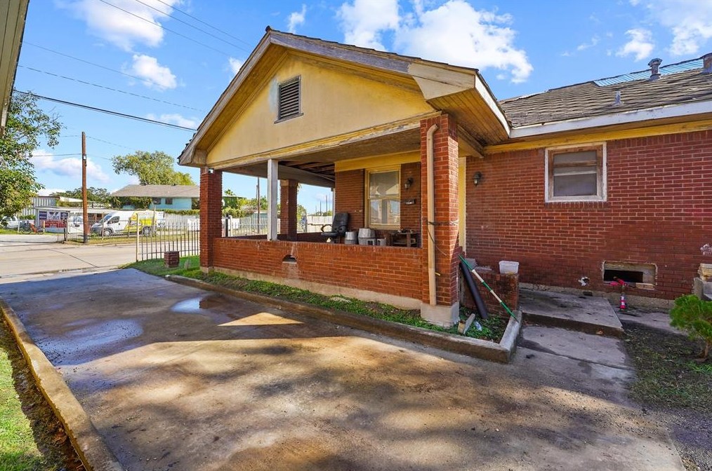 1528 Telephone Rd, Houston TX  77023-3635 exterior