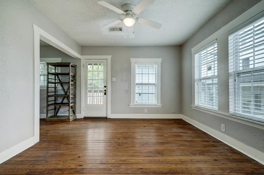 932 Tulane, Houston TX  77008-6842 exterior
