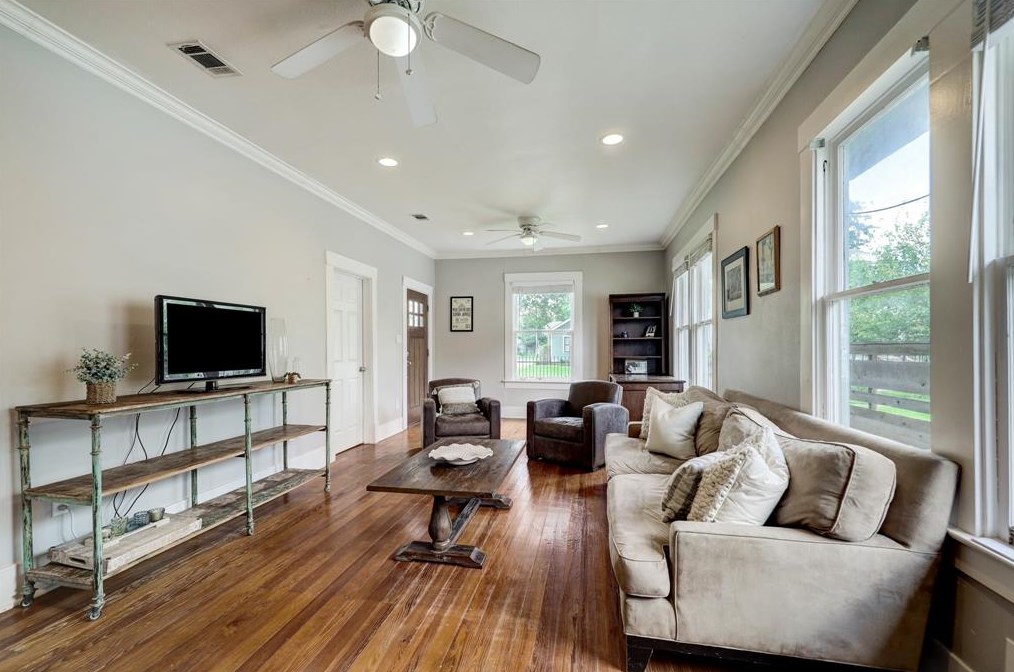 932 Tulane St, Houston TX  77008-6843 exterior
