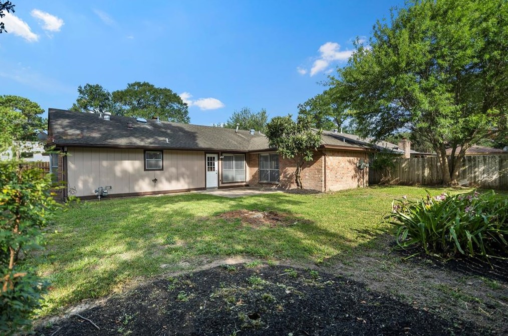 15639 Boulder Oaks Dr, Houston TX  77084-3008 exterior