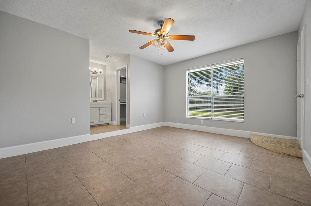 15639 Boulder Oaks Dr, Houston TX  77084-3008 exterior