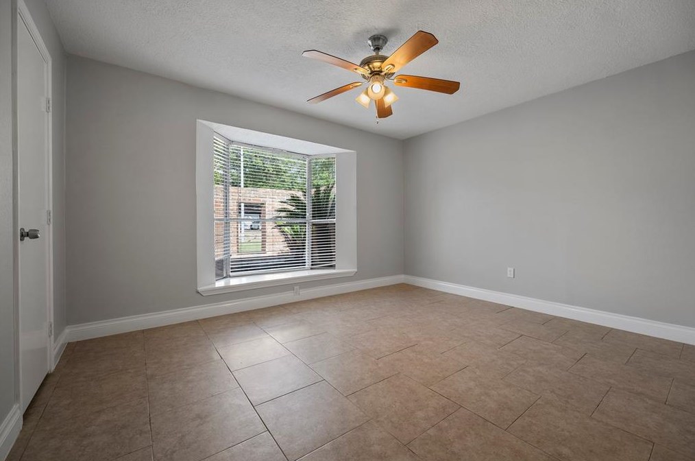 15639 Boulder Oaks Dr, Houston TX  77084-3008 exterior