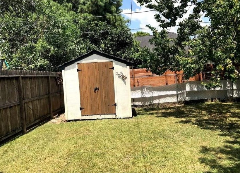 8439 Constellation Ln, Houston TX  77075-2563 exterior