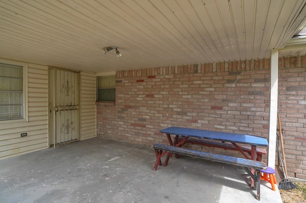 7214 Colima Dr, Houston TX  77083-3619 exterior