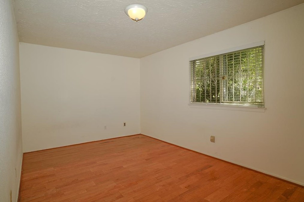7214 Colima Dr, Houston TX  77083-3619 exterior