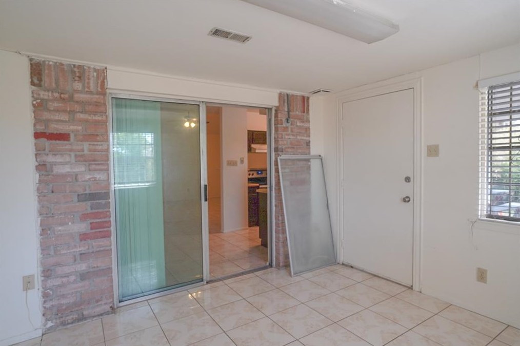 7214 Colima Dr, Houston TX  77083-3619 exterior