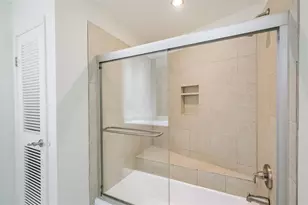 5050 Woodway Dr, Houston, TX 77056 - Photo 11