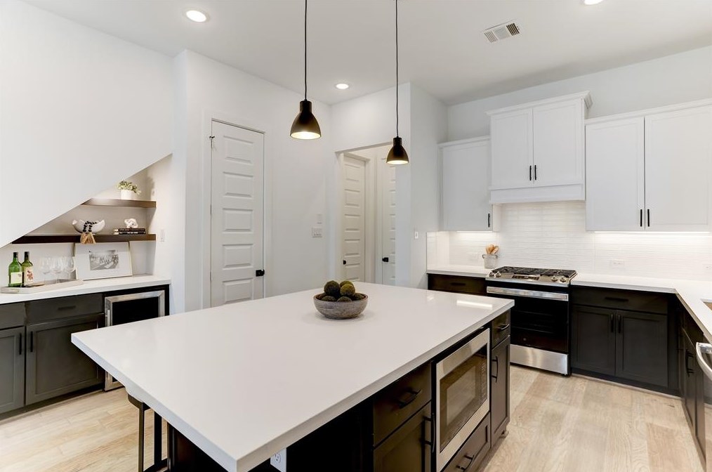 308 40 St, Houston TX 77022-4741 exterior