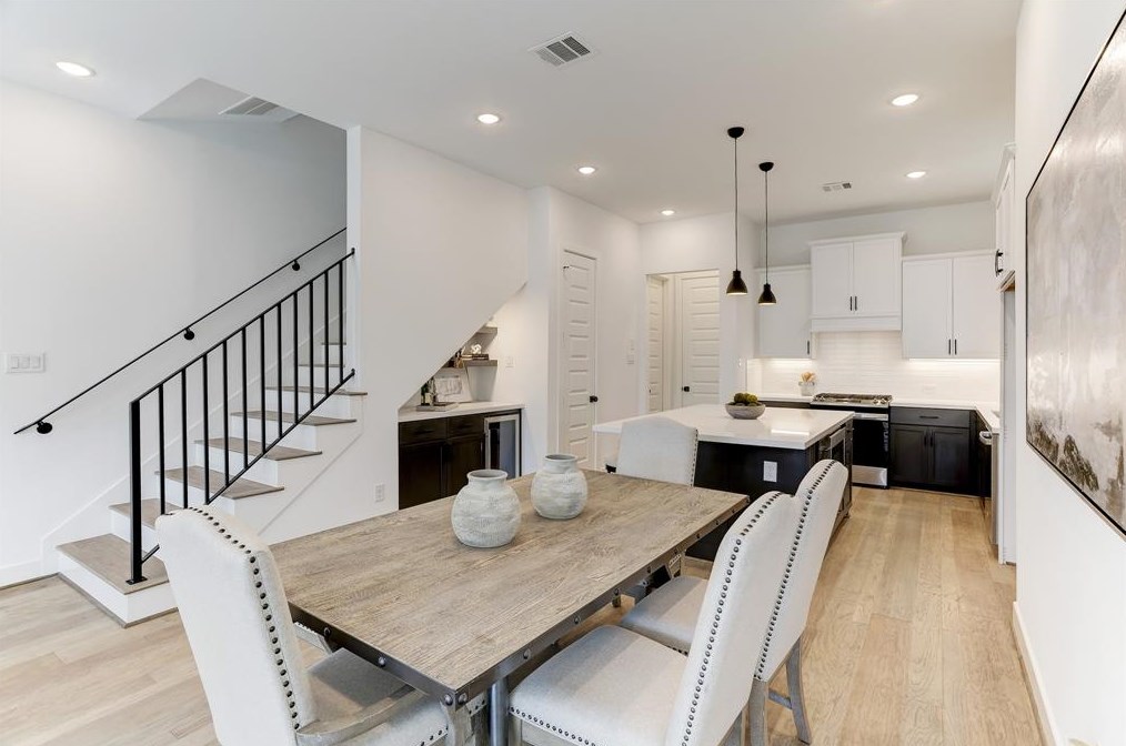 308 40 St, Houston TX 77022-4741 exterior