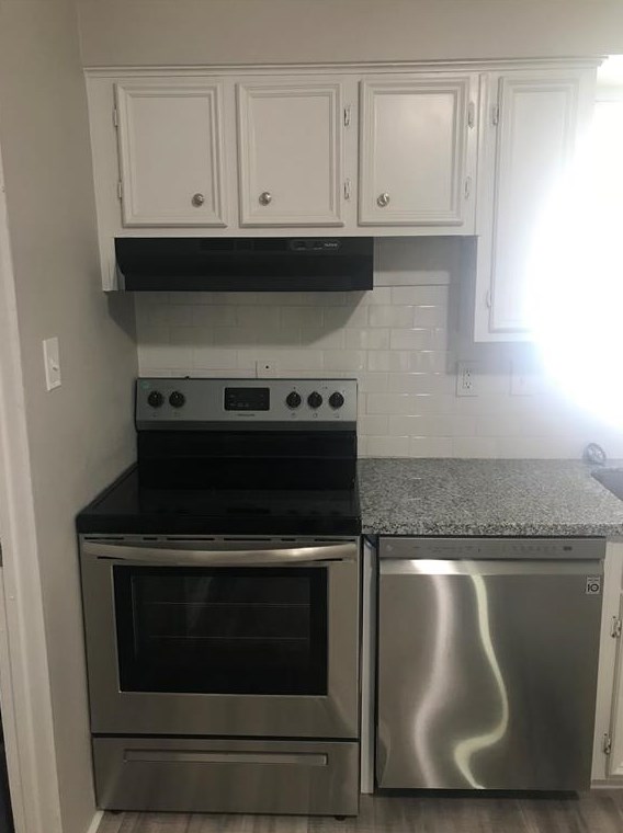 5211 Grace Point Ln, Houston TX  77048-1722 exterior