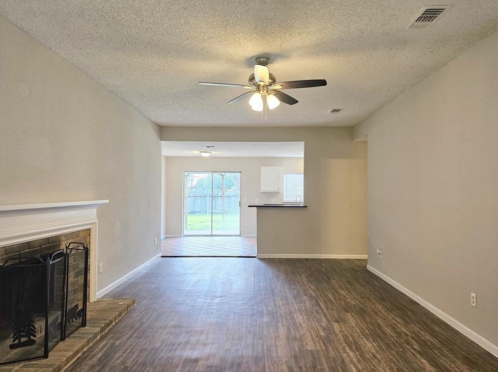6103 Wolfboro Dr, Houston TX  77041-5872 exterior