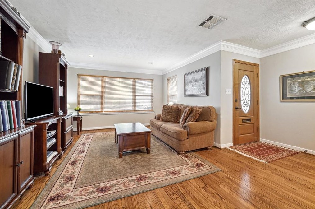 8522 Greenbush St, Houston TX  77025-3846 exterior