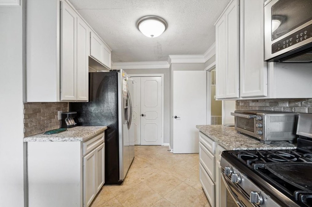 8522 Greenbush St, Houston TX  77025-3846 exterior