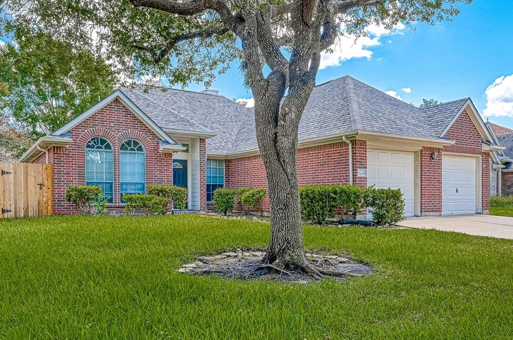 1135 Foxland Chase St, Sugar Land TX  77479-5329 exterior