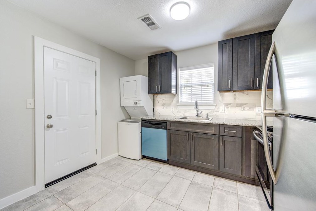 4111 Dabney St, Houston TX  77026-4128 exterior