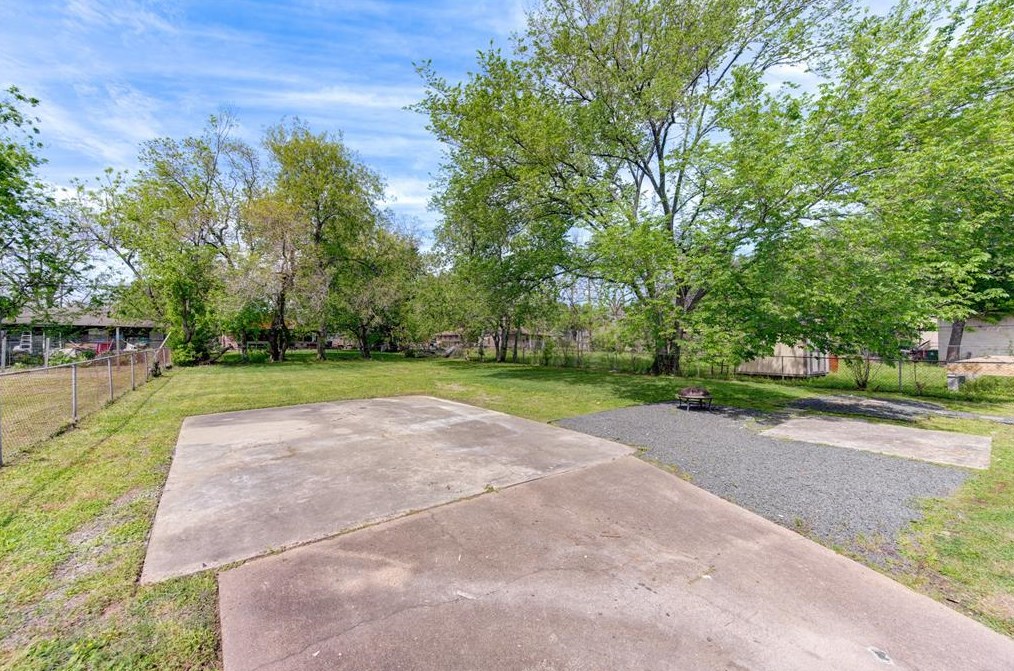 4111 Dabney St, Houston TX  77026-4128 exterior