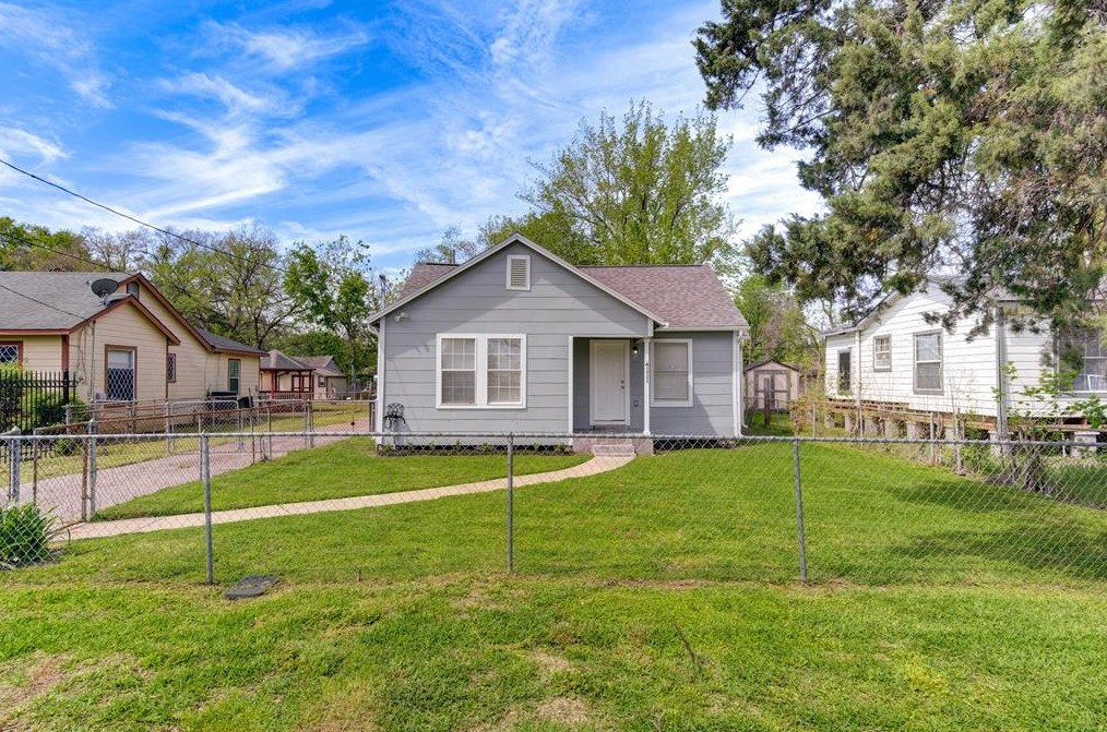 4111 Dabney St, Houston TX  77026-4128 exterior
