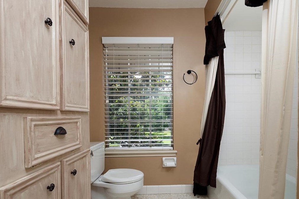 5418 Pebble Spg Dr, Houston TX 77066-2541 exterior