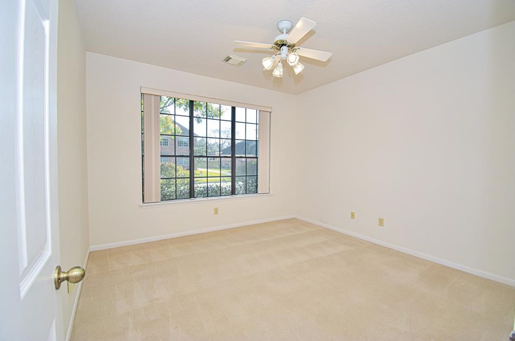 11319 Chestnut Wood Trl, Houston TX  77065-3353 exterior