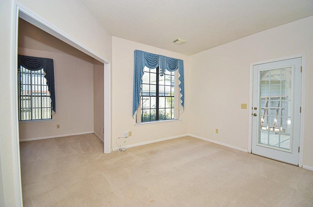 11319 Chestnut Wood Trl, Houston TX  77065-3353 exterior