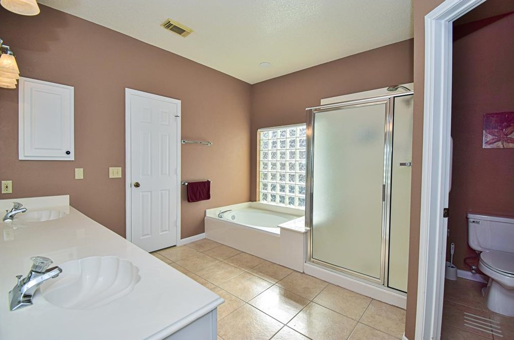 11319 Chestnut Wood Trl, Houston TX  77065-3353 exterior