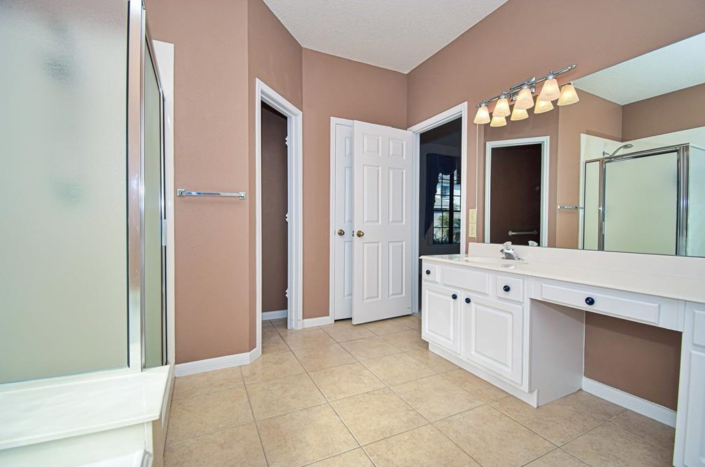 11319 Chestnut Wood Trl, Houston TX  77065-3353 exterior