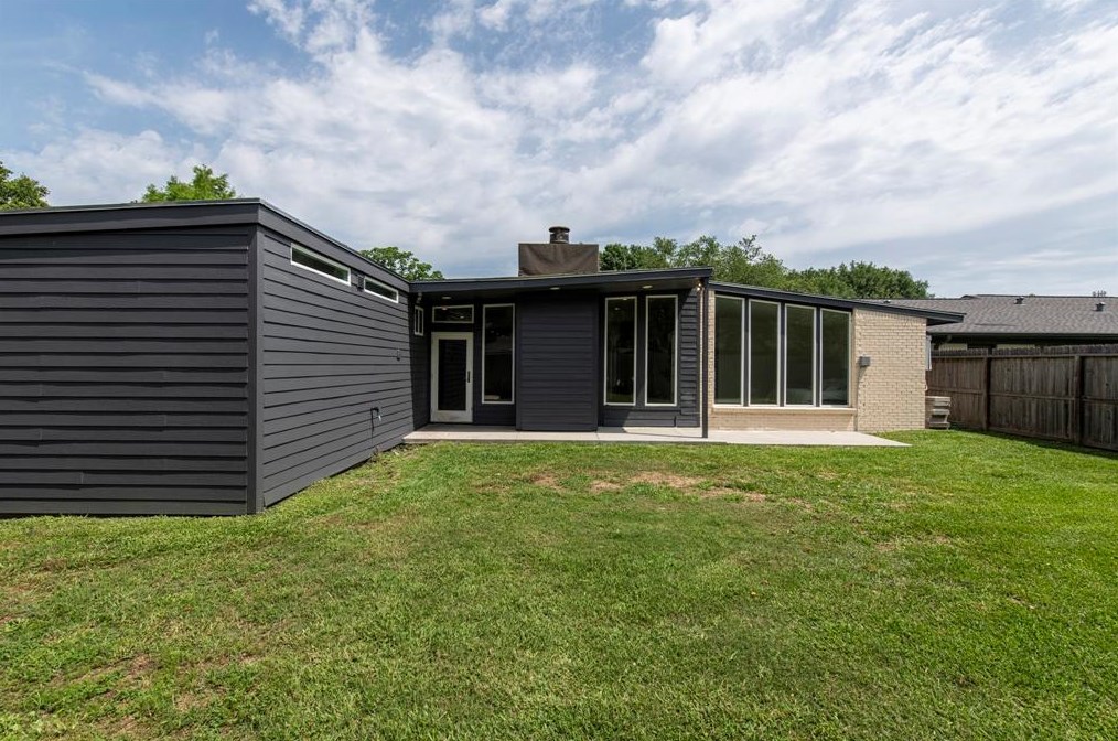 4329 Kingfisher Dr, Houston TX  77035-5107 exterior